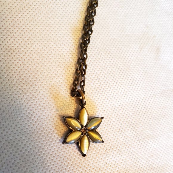 20" Bronze Olive Cat's Eye Flower Pendant Necklace - Picture 2 of 4